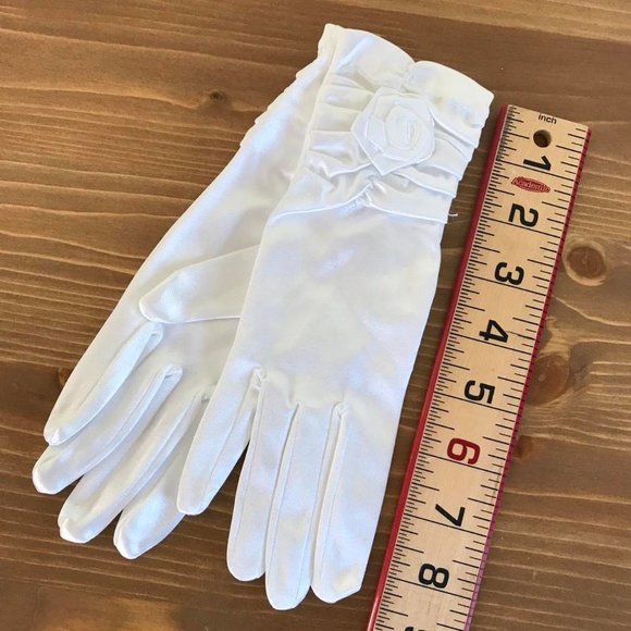 NEW Rosette White Wrist-length Formal Gloves Ruched - Picture 1 of 4